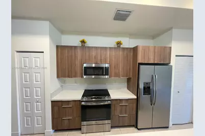 8025 NW 104th Ave #31, Doral, FL 33178 - Photo 5