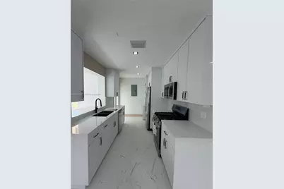 8235 SW 62nd Pl, Miami, FL 33143 - Photo 11