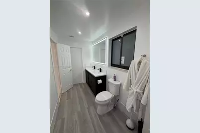 854 NW 132nd Ct, Miami, FL 33182 - Photo 17