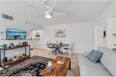 90 NE 19th Ave #1, Deerfield Beach, FL 33441 - Photo 3