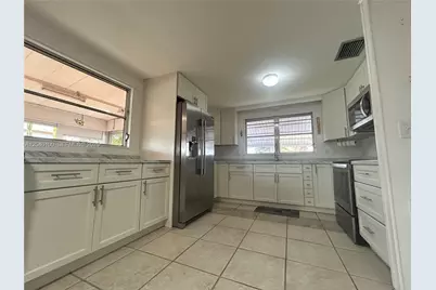 2341 SW 84th Ave, Davie, FL 33324 - Photo 11