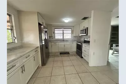 2341 SW 84th Ave, Davie, FL 33324 - Photo 3