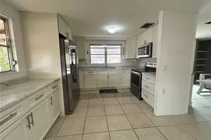 2341 SW 84th Ave, Davie, FL 33324 - Photo 3