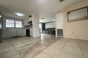 2341 SW 84th Ave, Davie, FL 33324 - Photo 7