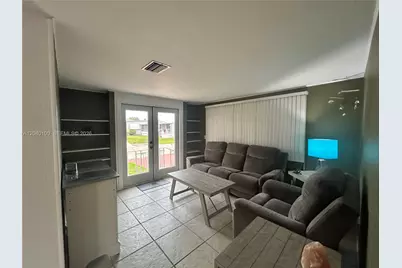 2341 SW 84th Ave, Davie, FL 33324 - Photo 9