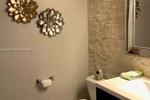 17893 NW 87th Pl, Hialeah, FL 33018 - Photo 21