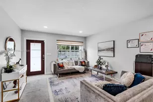 302 NW 100th St, Miami, FL 33150 - Photo 9