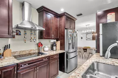 302 NW 100th St, Miami, FL 33150 - Photo 11