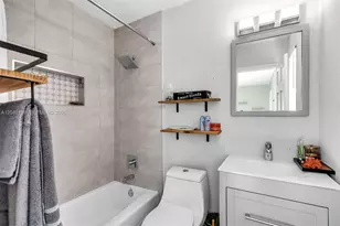 302 NW 100th St, Miami, FL 33150 - Photo 23