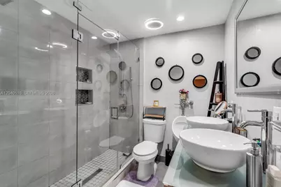 302 NW 100th St, Miami, FL 33150 - Photo 21