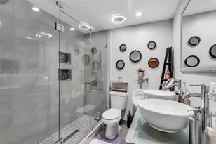 302 NW 100th St, Miami, FL 33150 - Photo 21