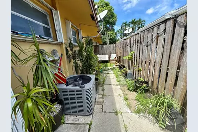 1723 SW 21st St, Fort Lauderdale, FL 33315 - Photo 15