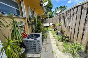 1723 SW 21st St, Fort Lauderdale, FL 33315 - Photo 15