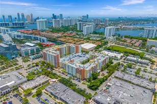 2775 NE 187th St, Aventura, FL 33180 - Photo 29