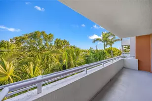 2775 NE 187th St, Aventura, FL 33180 - Photo 11