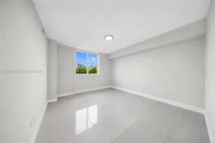2775 NE 187th St, Aventura, FL 33180 - Photo 17