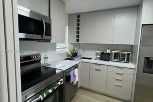 8900 Washington Blvd, Pembroke Pines, FL 33025 - Photo 11