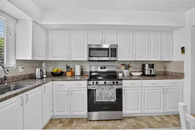 2220 N 40th Ave, Hollywood, FL 33021 - Photo 13
