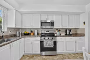 2220 N 40th Ave, Hollywood, FL 33021 - Photo 13