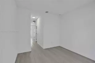 1567 NW 1st St, Miami, FL 33125 - Photo 17