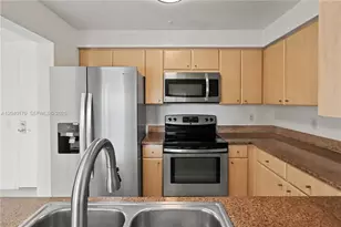 2475 Brickell Ave, Miami, FL 33129 - Photo 7
