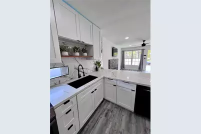 2425 SW 26th Ln, Miami, FL 33133 - Photo 3