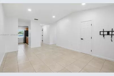 5113 SW 138th Ave Cir, Miami, FL 33175 - Photo 5