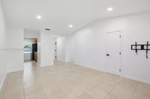 5113 SW 138th Ave Cir, Miami, FL 33175 - Photo 5