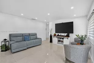9535 SW 42nd St, Miami, FL 33165 - Photo 7