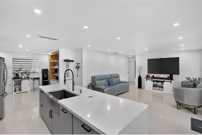 9535 SW 42nd St, Miami, FL 33165 - Photo 11