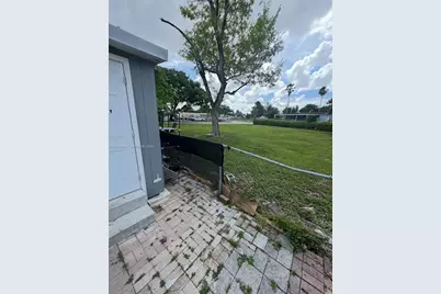 1013 SW 128th Ave, Miami, FL 33184 - Photo 41