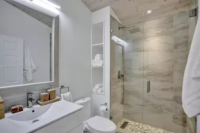 421 NE 70th St, Miami, FL 33138 - Photo 13