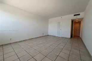 100 Lincoln Rd, Miami Beach, FL 33139 - Photo 11