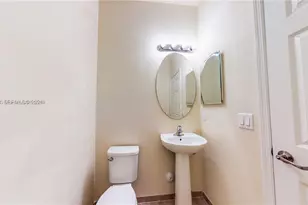9073 W 33rd Ave, Hialeah, FL 33018 - Photo 45