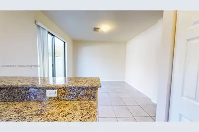 9073 W 33rd Ave, Hialeah, FL 33018 - Photo 21