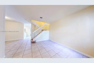 9073 W 33rd Ave, Hialeah, FL 33018 - Photo 23