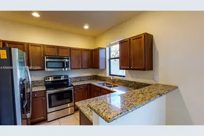 9073 W 33rd Ave, Hialeah, FL 33018 - Photo 5