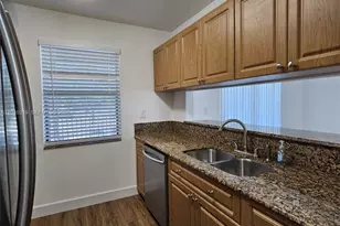 3252 Foxcroft Rd, Miramar, FL 33025 - Photo 5
