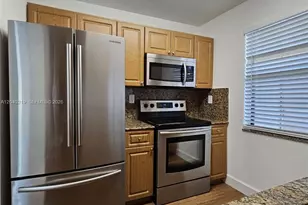 3252 Foxcroft Rd, Miramar, FL 33025 - Photo 7