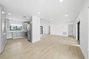 7200 W 12th Ave, Hialeah, FL 33014 - Photo 23