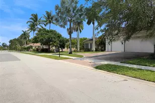 15298 SW 34th St, Davie, FL 33331 - Photo 17