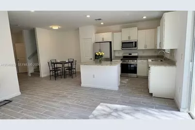1019 SE 24th Ter, Homestead, FL 33035 - Photo 3