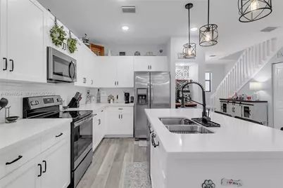 3416 W 109th Pl, Hialeah, FL 33018 - Photo 11