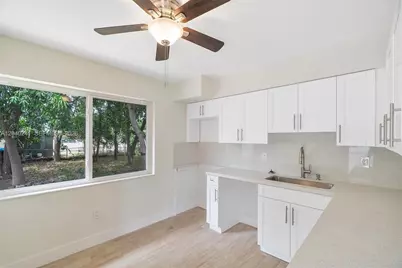 839 NW 116th St, Miami, FL 33168 - Photo 9