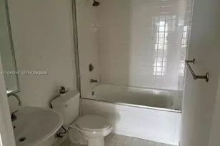 10 SW South River Dr, Miami, FL 33130 - Photo 7