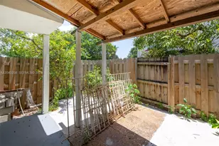 1450 NE 151st St, Miami, FL 33162 - Photo 23