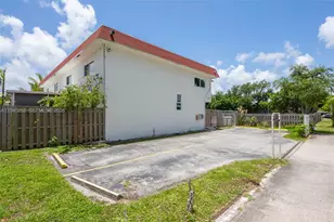 1450 NE 151st St, Miami, FL 33162 - Photo 25
