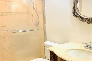 15187 W Loch Isle Dr W, Miami Lakes, FL 33014 - Photo 11