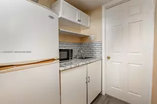 1021 SW 104th Ct, Miami, FL 33174 - Photo 3