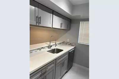 18350 Mediterranean Blvd #2-27, Hialeah, FL 33015 - Photo 11